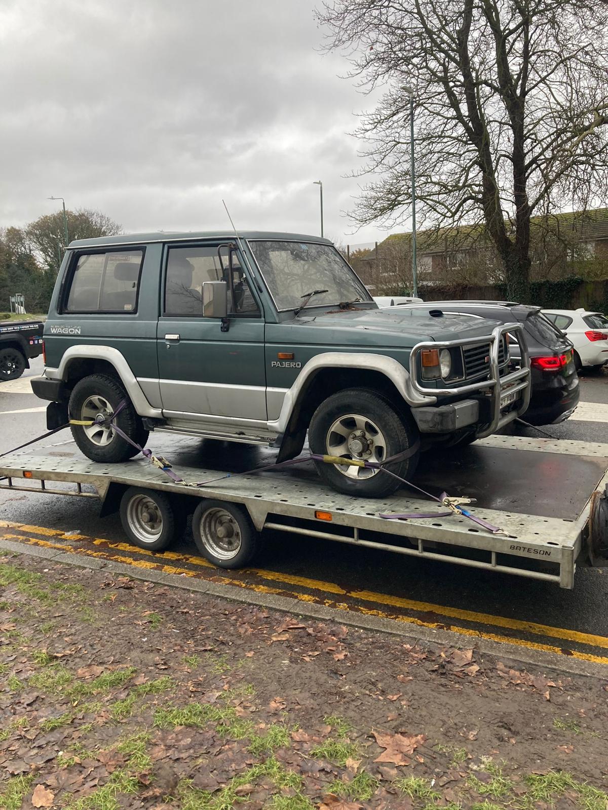Mitsubishi recovery using trailer Mitsubishi recovery using trailer
